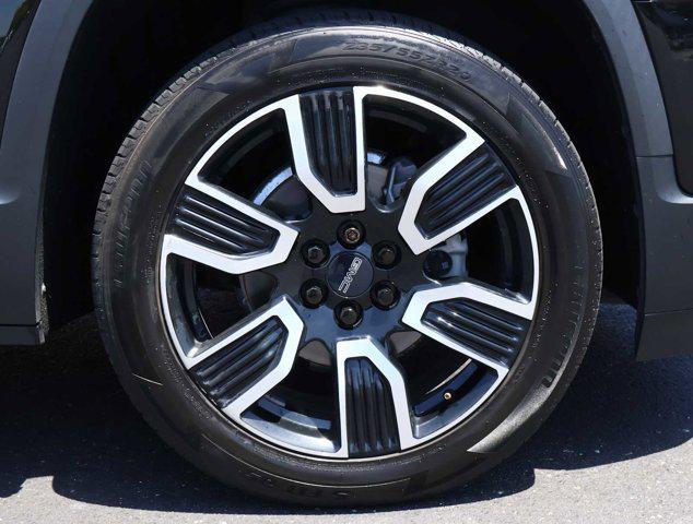 Photo of 2021 Ebony Twilight Metallic GMC Acadia