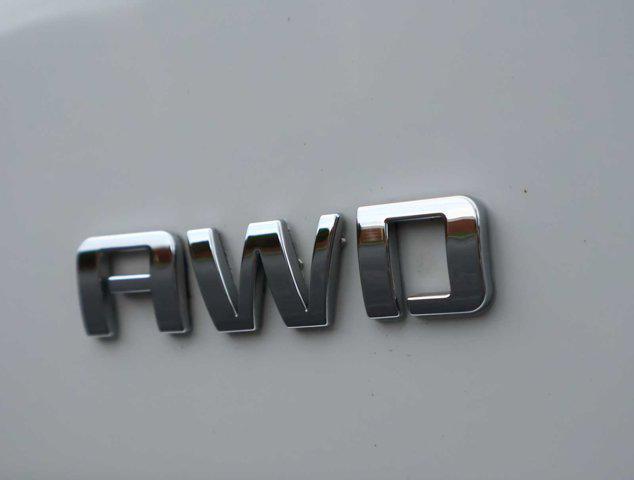 Photo of 2020 Summit White Chevrolet Equinox