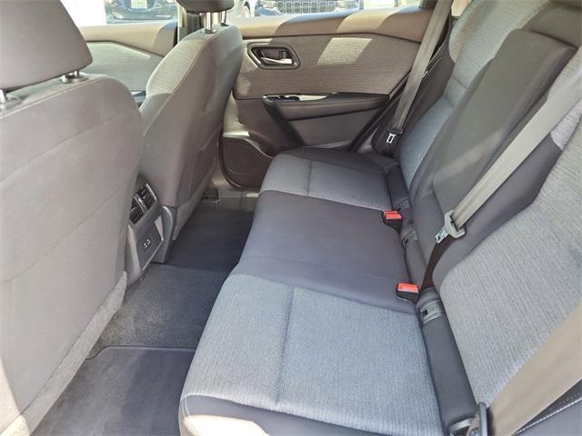 Photo of 2023 Brilliant Silver Metallic Nissan Rogue