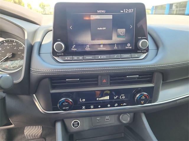 Photo of 2023 Brilliant Silver Metallic Nissan Rogue