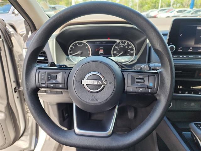 Photo of 2023 Brilliant Silver Metallic Nissan Rogue