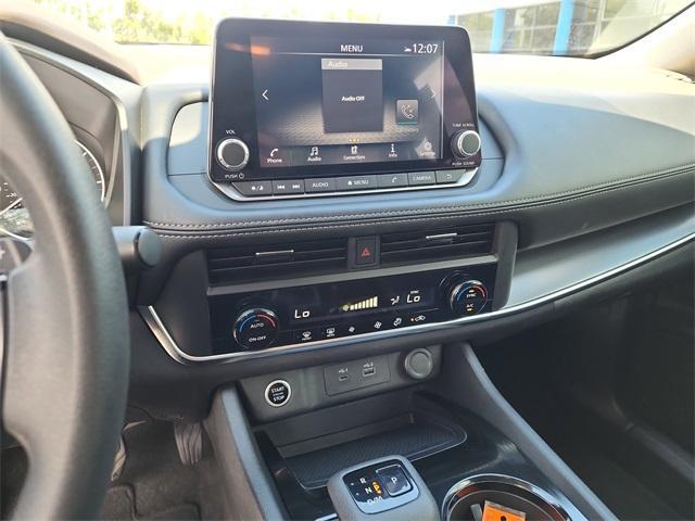 Photo of 2023 Brilliant Silver Metallic Nissan Rogue