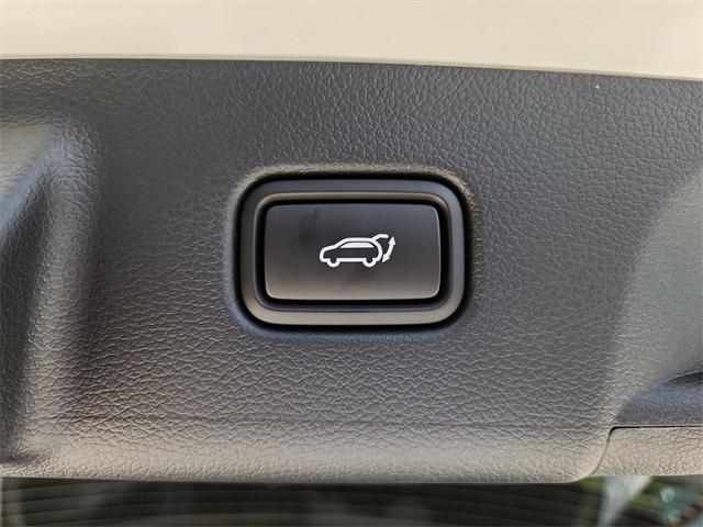 Photo of 2025 Hyper White Hyundai PALISADE