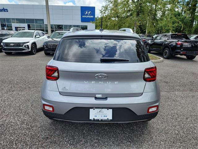 Photo of 2025 Shimmering Silver Hyundai VENUE