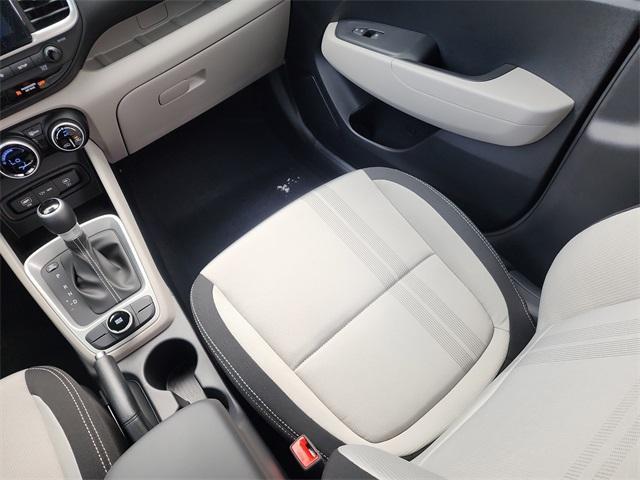 Photo of 2025 Shimmering Silver Hyundai VENUE