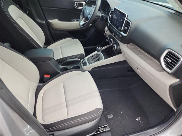 Photo of 2025 Shimmering Silver Hyundai VENUE