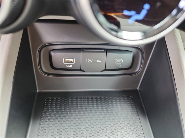Photo of 2025 Shimmering Silver Hyundai VENUE
