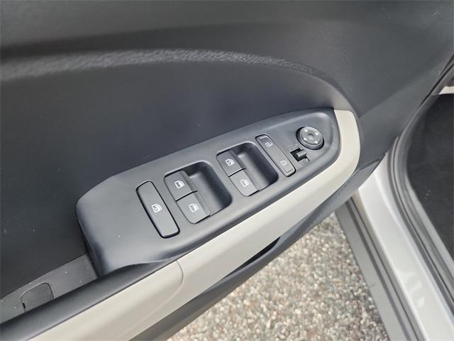 Photo of 2025 Shimmering Silver Hyundai VENUE