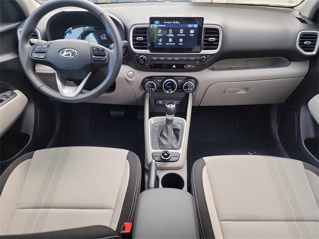 Photo of 2025 Shimmering Silver Hyundai VENUE