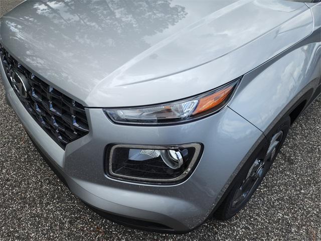 Photo of 2025 Shimmering Silver Hyundai VENUE