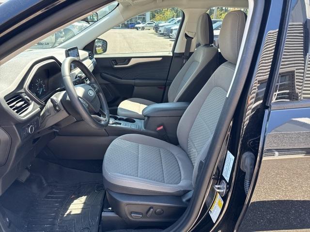 Photo of 2022 Agate Black Metallic Ford Escape