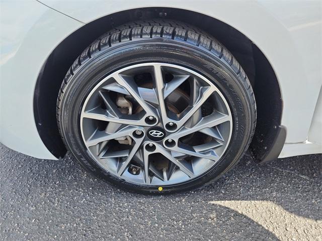 Photo of 2020 Quartz White Pearl Hyundai ELANTRA
