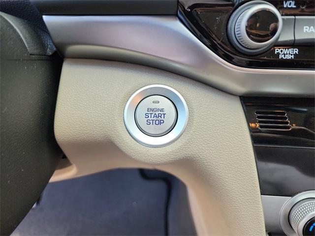 Photo of 2020 Quartz White Pearl Hyundai ELANTRA