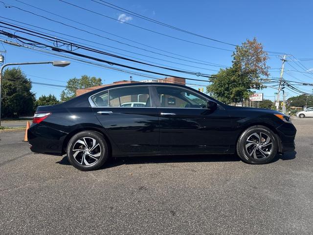 Photo of 2017 Crystal Black Pearl Honda Accord