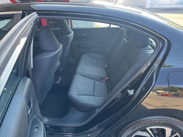 Photo of 2017 Crystal Black Pearl Honda Accord