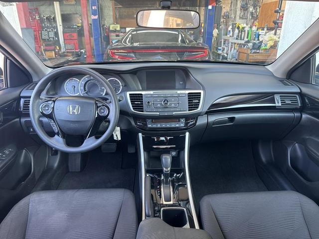 Photo of 2017 Crystal Black Pearl Honda Accord