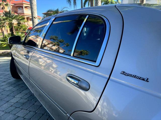 2011 Lincoln Town Car