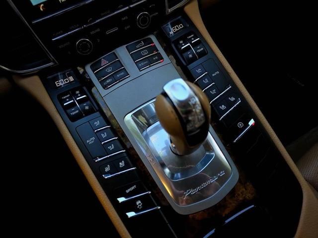 Photo of 2014 Blue Porsche Panamera