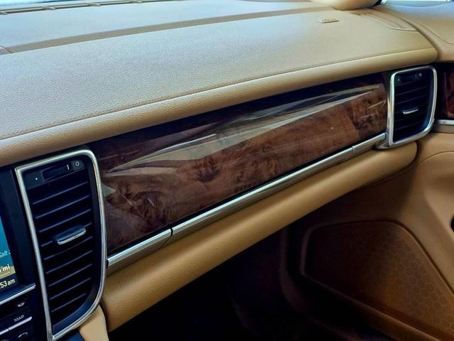 Photo of 2014 Blue Porsche Panamera