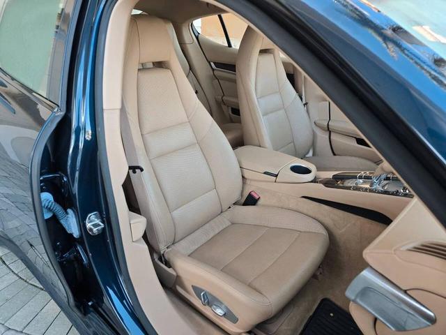 Photo of 2014 Blue Porsche Panamera