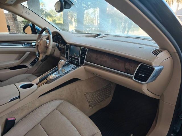 Photo of 2014 Blue Porsche Panamera