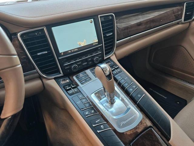 Photo of 2014 Blue Porsche Panamera