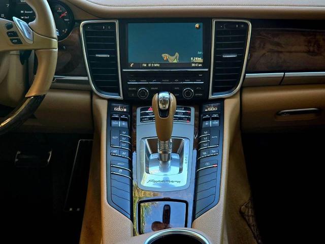 Photo of 2014 Blue Porsche Panamera