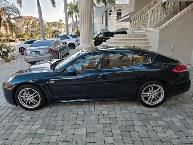 Photo of 2014 Blue Porsche Panamera