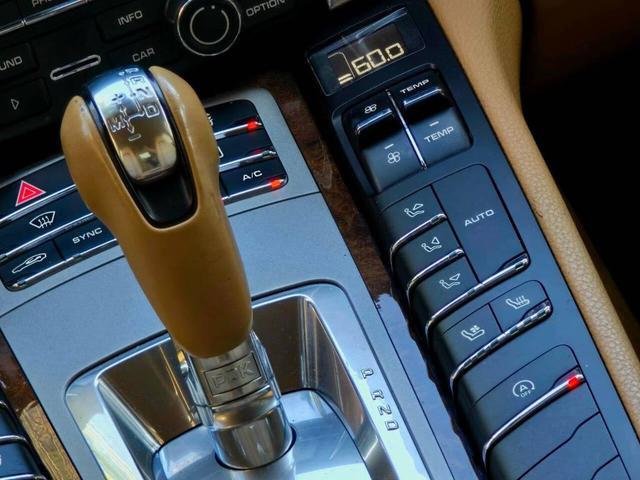 Photo of 2014 Blue Porsche Panamera