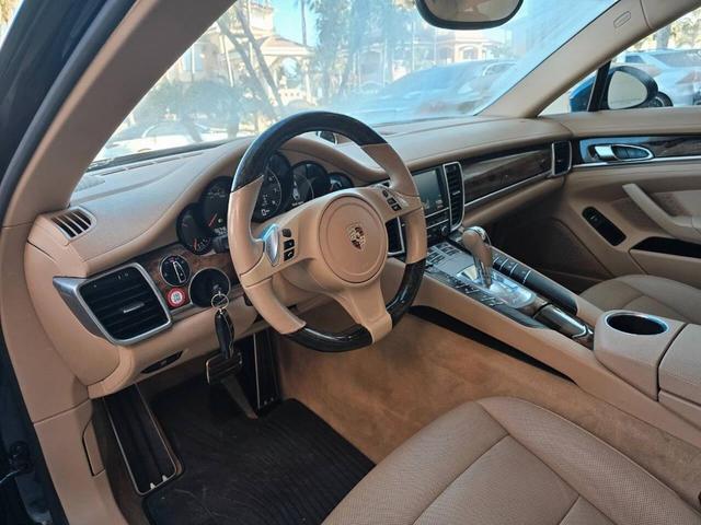 Photo of 2014 Blue Porsche Panamera