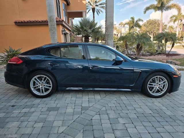 Photo of 2014 Blue Porsche Panamera