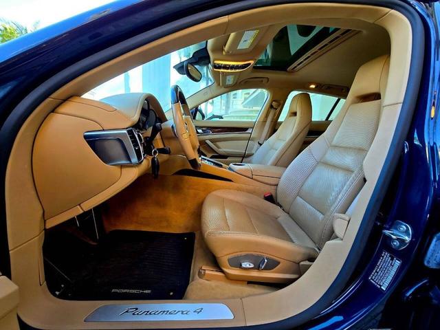 Photo of 2014 Blue Porsche Panamera
