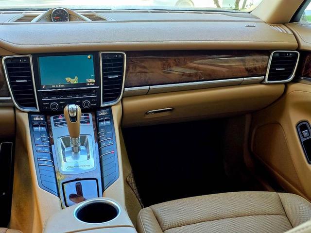 Photo of 2014 Blue Porsche Panamera