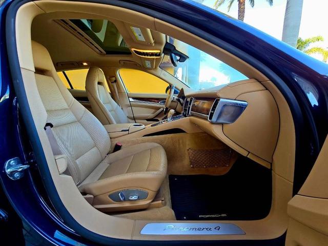Photo of 2014 Blue Porsche Panamera