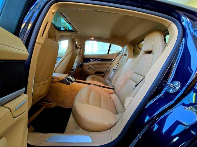 Photo of 2014 Blue Porsche Panamera