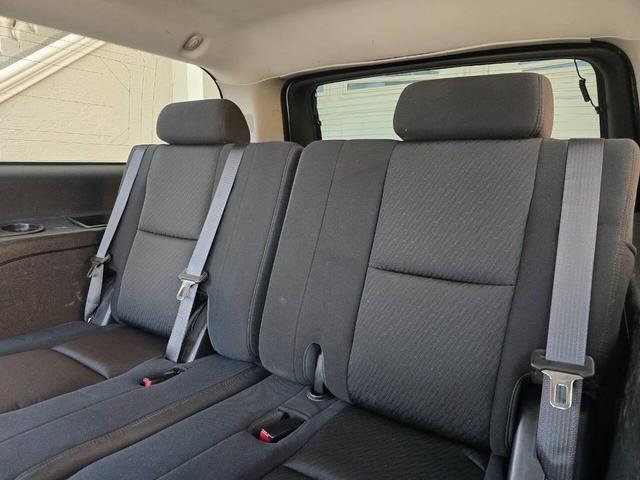 Photo of 2012 White Chevrolet Suburban