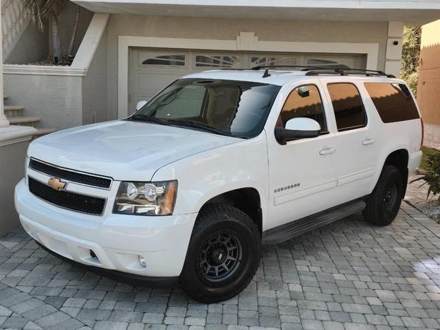Photo of 2012 White Chevrolet Suburban