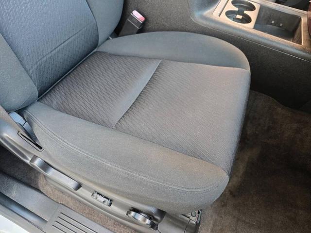 Photo of 2012 White Chevrolet Suburban
