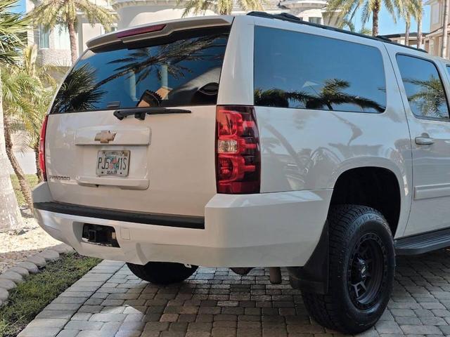 Photo of 2012 White Chevrolet Suburban