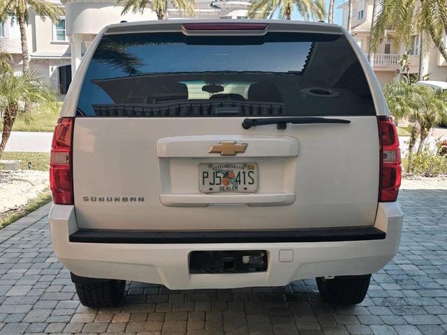Photo of 2012 White Chevrolet Suburban