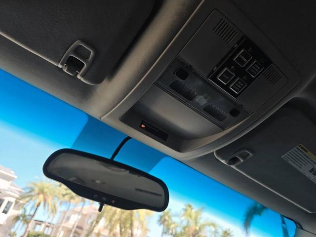 Photo of 2012 White Chevrolet Suburban