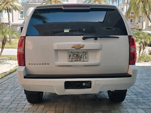 Photo of 2012 White Chevrolet Suburban