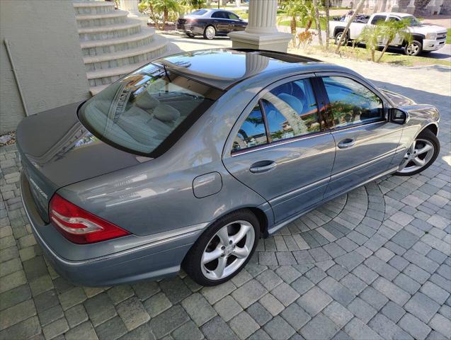 Photo of 2005 Blue Mercedes-Benz C-Class