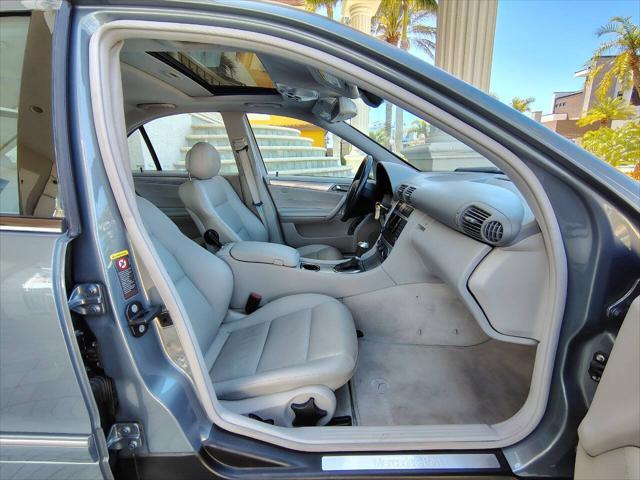 Photo of 2005 Blue Mercedes-Benz C-Class