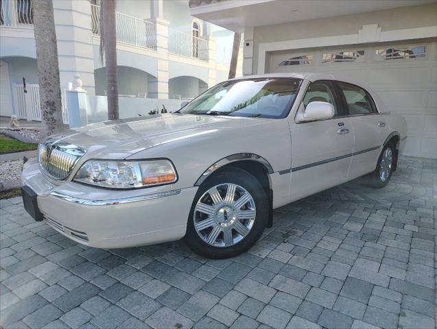 2003 Lincoln Town Car