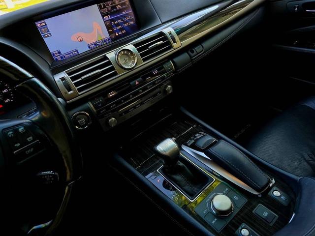 Photo of 2013 Black Lexus LS 460