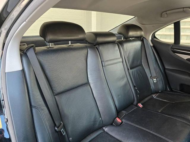 Photo of 2013 Black Lexus LS 460