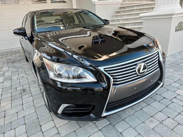 Photo of 2013 Black Lexus LS 460