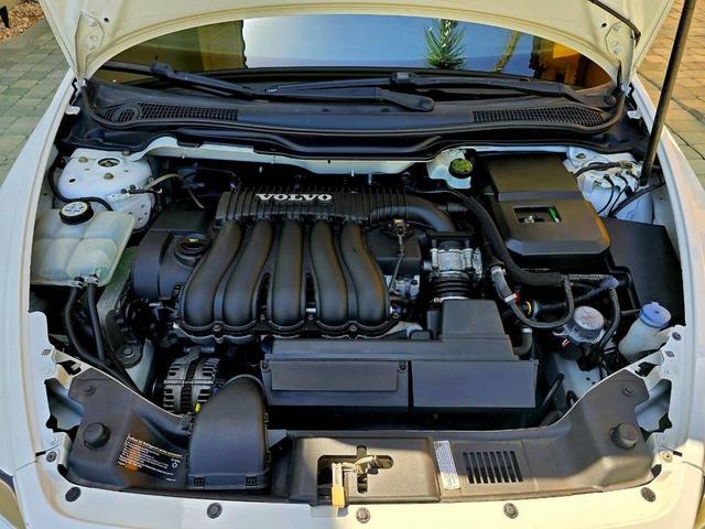 Photo of 2007 White Volvo V50
