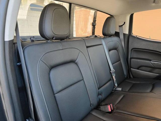 Photo of 2020 Black GMC Canyon